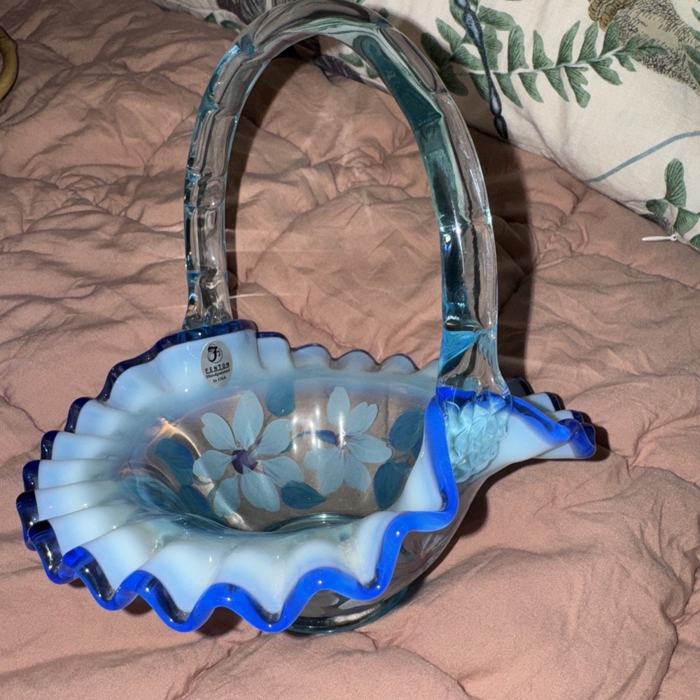 2002 Fenton Museum Collection Bride's Basket Handpainted